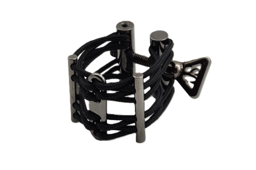 FUSION Bb-Clarinet Black Nickel ligature by SCV – handcrafted ligature for clarinet with elegant black nickel finish and precise tone control.